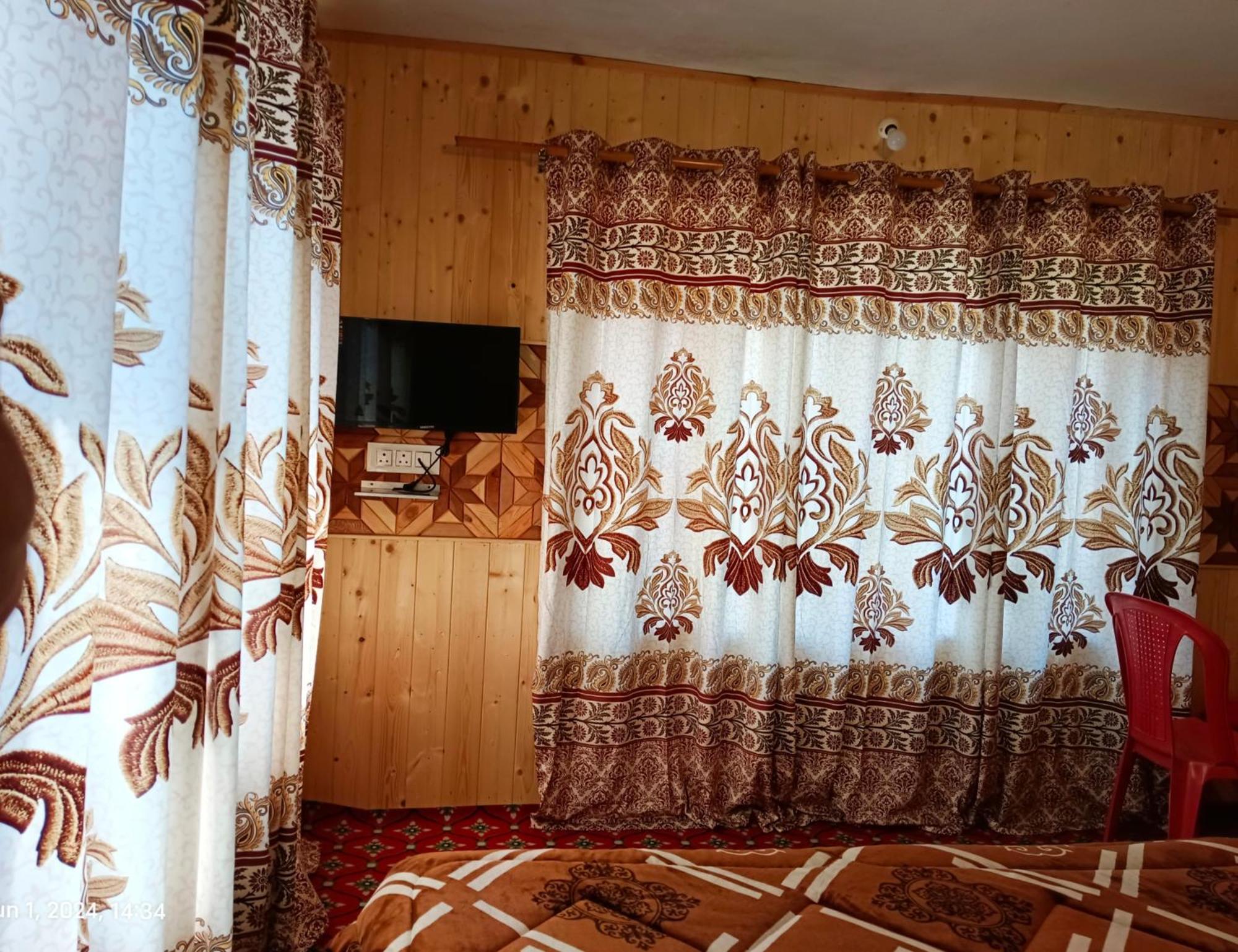 Street Homestay